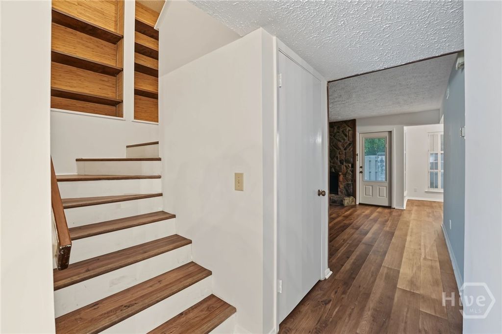 Image 9 of property listing at 459 Mall Boulevard 69, Savannah, GA 31406
