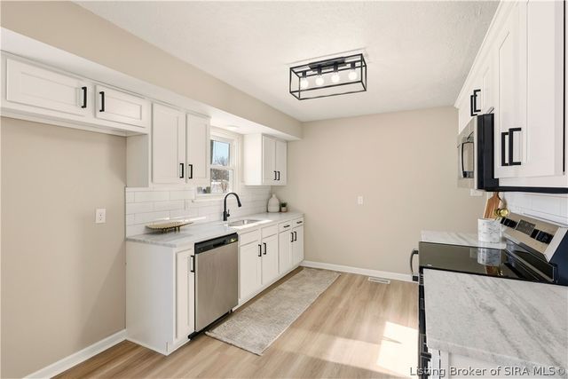 1225 Longfellow Drive, Clarksville, IN 47129