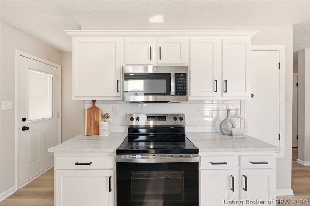 1225 Longfellow Drive, Clarksville, IN 47129