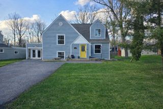 205 Cornwall Drive, Crete, IL 60417