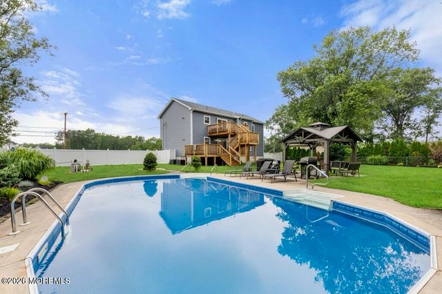83 Whitesville Road, Jackson, NJ 08527