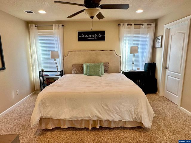 3434 Bald Eagle Dr, Lebanon, OR 97355