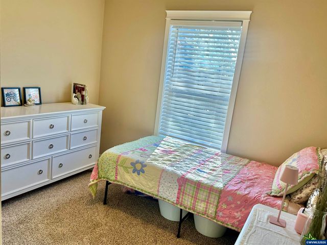 3434 Bald Eagle Dr, Lebanon, OR 97355