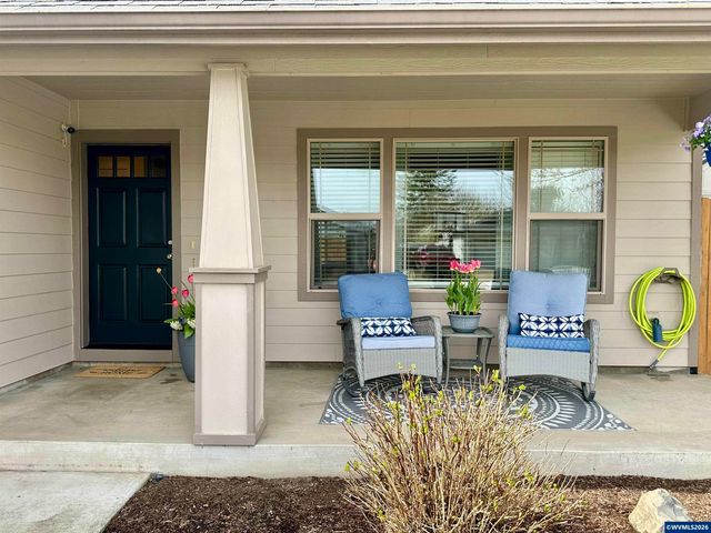 3434 Bald Eagle Dr, Lebanon, OR 97355