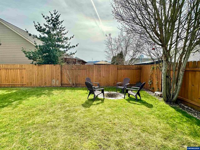 3434 Bald Eagle Dr, Lebanon, OR 97355