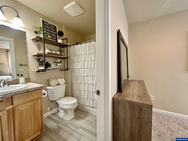 3434 Bald Eagle Dr, Lebanon, OR 97355