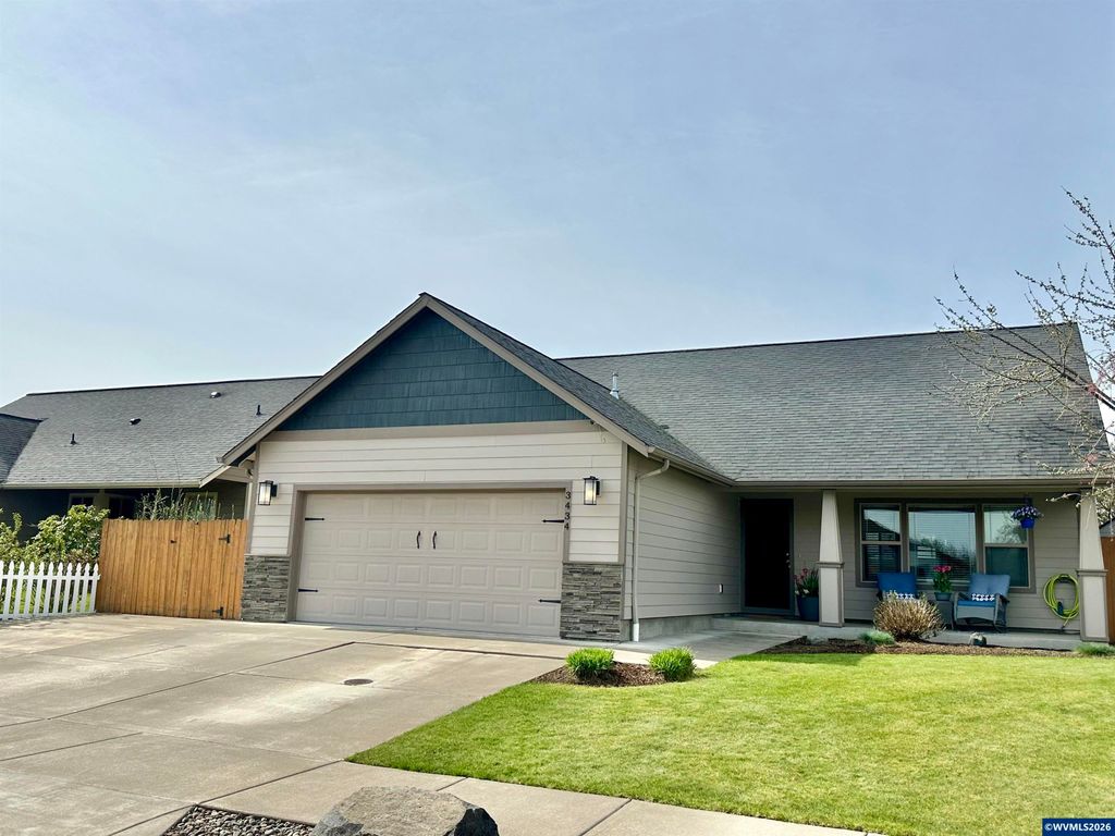 3434 Bald Eagle Dr, Lebanon, OR 97355