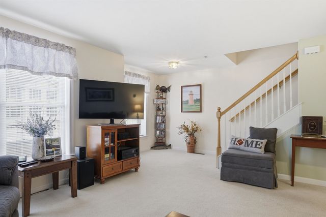 48 Mulberry St Unit 4, Concord, NH 03301