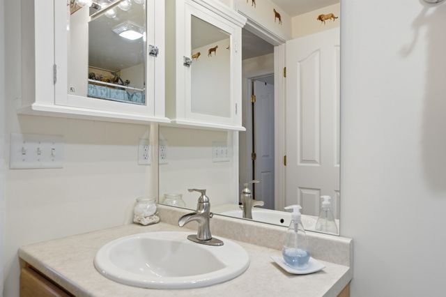 48 Mulberry St Unit 4, Concord, NH 03301