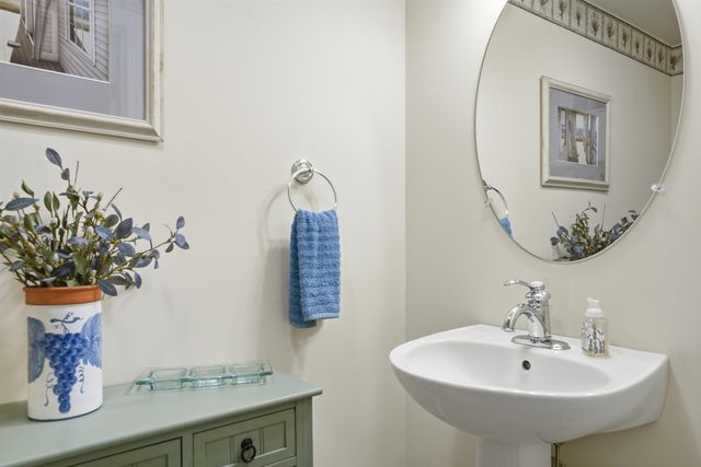 48 Mulberry St Unit 4, Concord, NH 03301