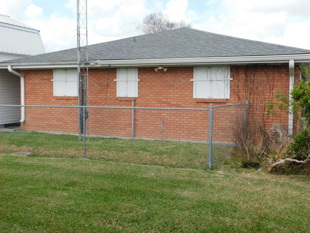 402 West 13th Street, Larose, LA 70373