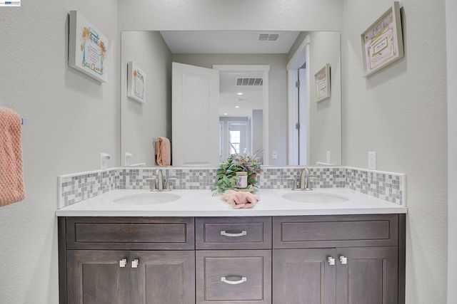 37515 Sea Bank St, Newark, CA 94560