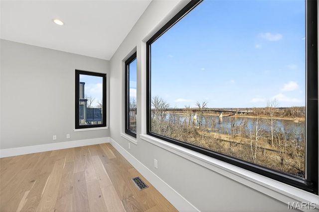 1015 River Bluff Drive, Washington, MO 63090