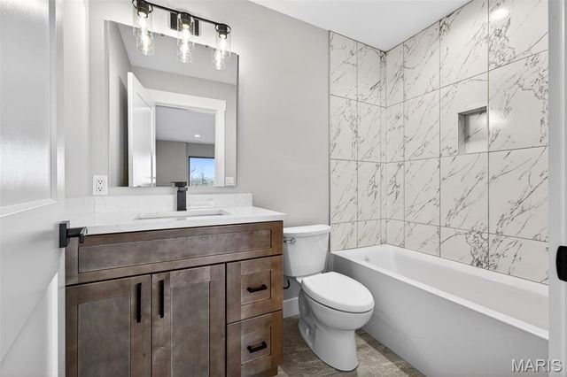 1015 River Bluff Drive, Washington, MO 63090