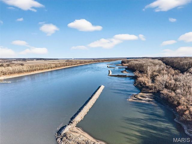 1015 River Bluff Drive, Washington, MO 63090