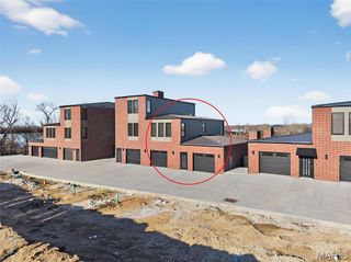 1015 River Bluff Drive, Washington, MO 63090