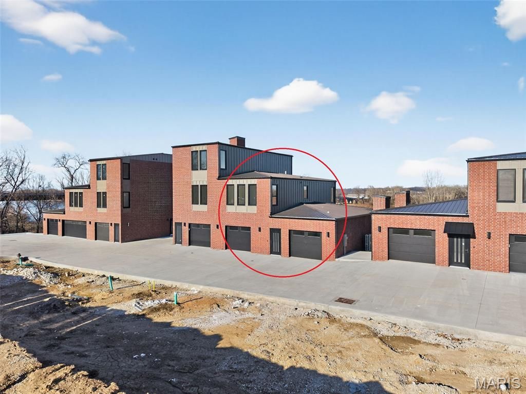 1015 River Bluff Drive, Washington, MO 63090