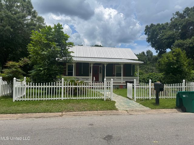 4700 Second Street, Moss Point, MS 39563