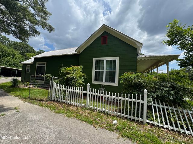4700 Second Street, Moss Point, MS 39563