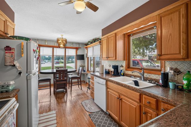 100 Vermeer Road, Pella, IA 50219