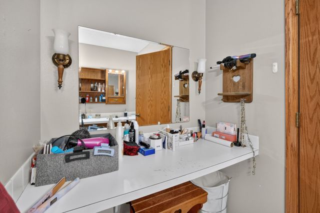 100 Vermeer Road, Pella, IA 50219