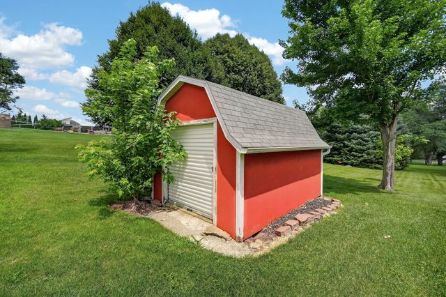 100 Vermeer Road, Pella, IA 50219