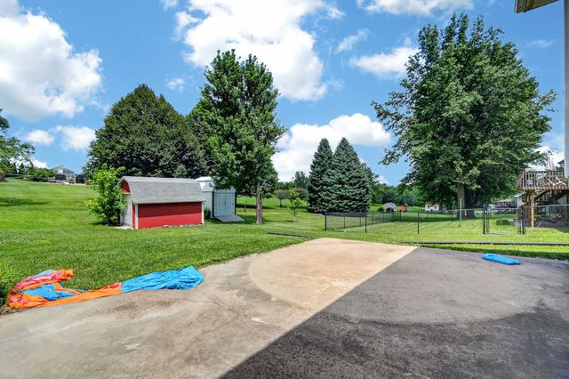 100 Vermeer Road, Pella, IA 50219