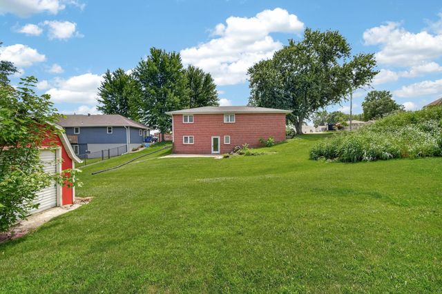 100 Vermeer Road, Pella, IA 50219