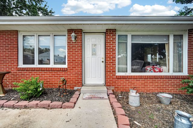 100 Vermeer Road, Pella, IA 50219