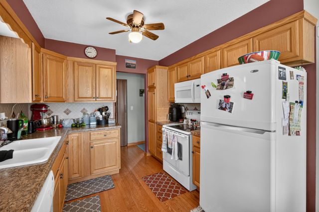 100 Vermeer Road, Pella, IA 50219