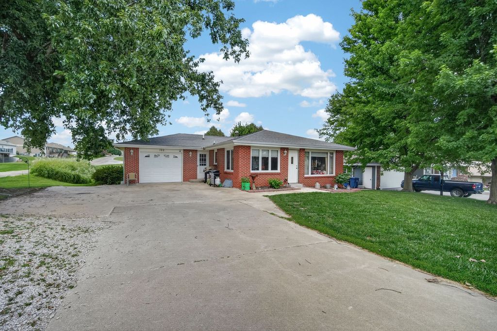 100 Vermeer Road, Pella, IA 50219