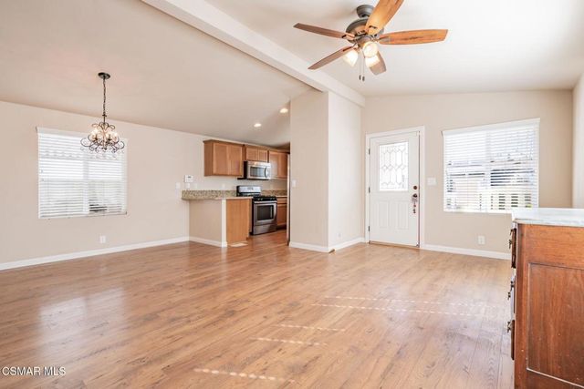 195 Tierra Rejada Road 71, Simi Valley, CA 93065