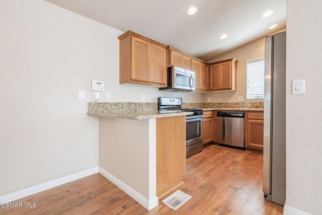 195 Tierra Rejada Road 71, Simi Valley, CA 93065