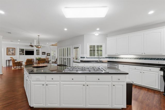 3805 N Briarwood Drive, Brenham, TX 77833