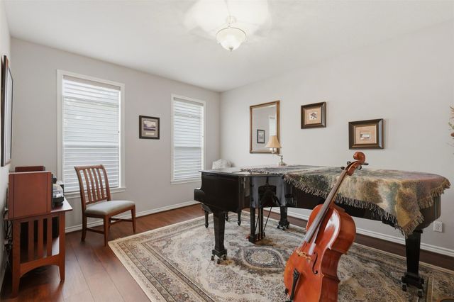 3805 N Briarwood Drive, Brenham, TX 77833
