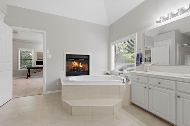 3805 N Briarwood Drive, Brenham, TX 77833