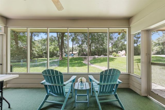 3805 N Briarwood Drive, Brenham, TX 77833