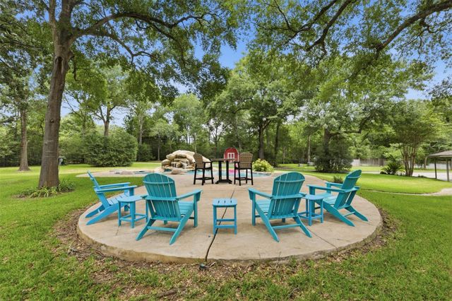 3805 N Briarwood Drive, Brenham, TX 77833