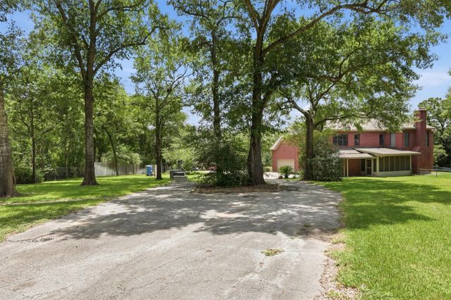 3805 N Briarwood Drive, Brenham, TX 77833