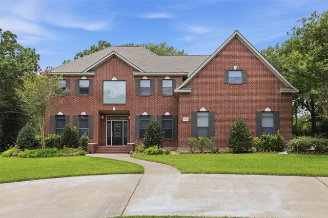 3805 N Briarwood Drive, Brenham, TX 77833