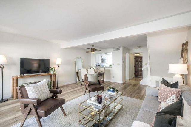 907 Hickory Court, Carlsbad, CA 92011