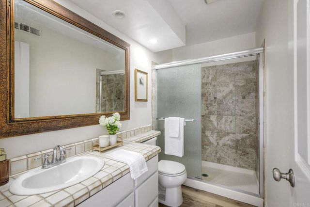 907 Hickory Court, Carlsbad, CA 92011