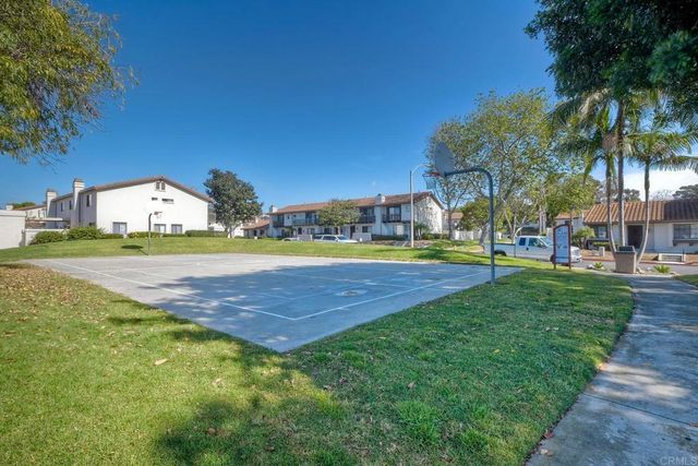 907 Hickory Court, Carlsbad, CA 92011