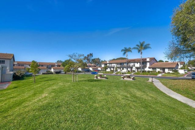 907 Hickory Court, Carlsbad, CA 92011