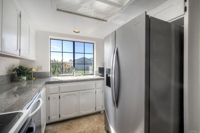 907 Hickory Court, Carlsbad, CA 92011