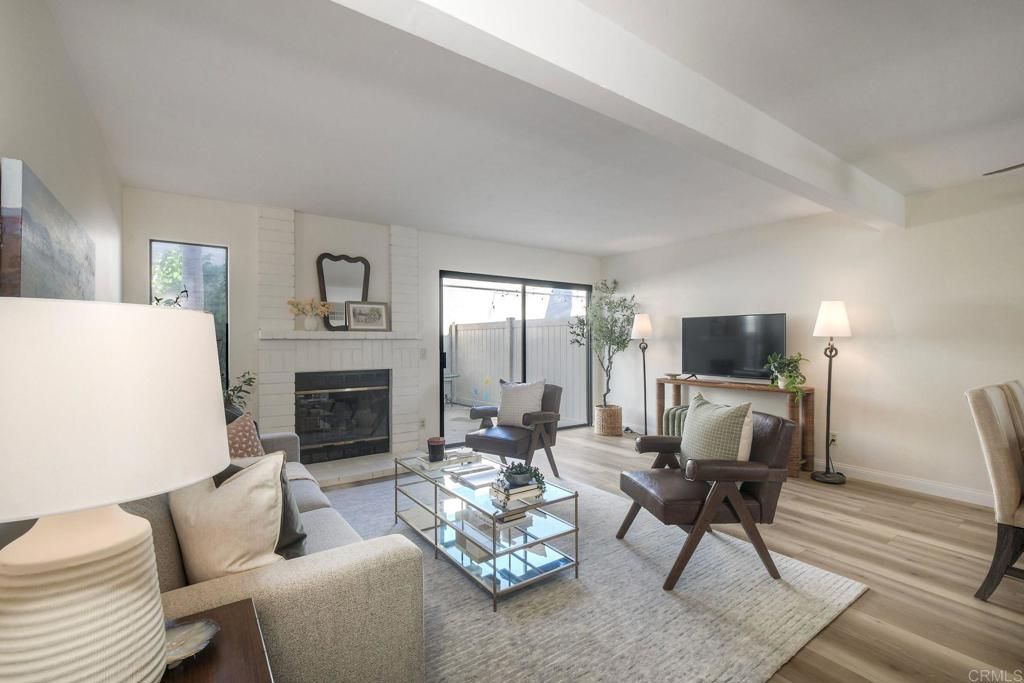 907 Hickory Court, Carlsbad, CA 92011