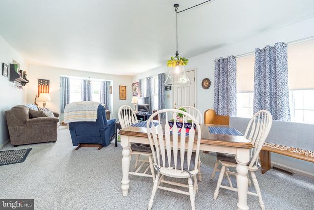 208 N 4TH, Bally, PA 19503