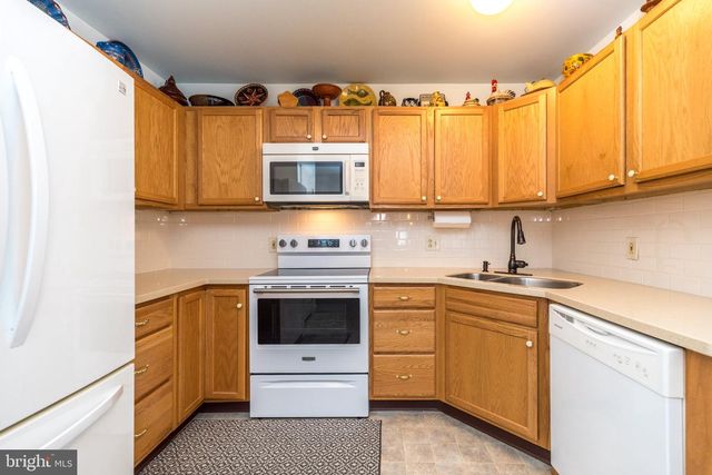 208 N 4TH, Bally, PA 19503