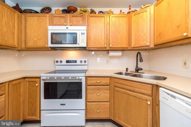 208 N 4TH, Bally, PA 19503
