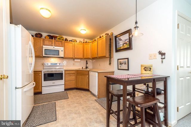 208 N 4TH, Bally, PA 19503